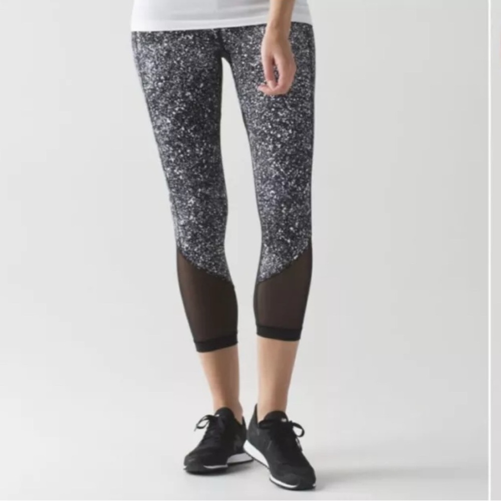 Lululemon Pace Rival Crop (Marathon) in Splatter White Black / Black. - Picture 2 of 12